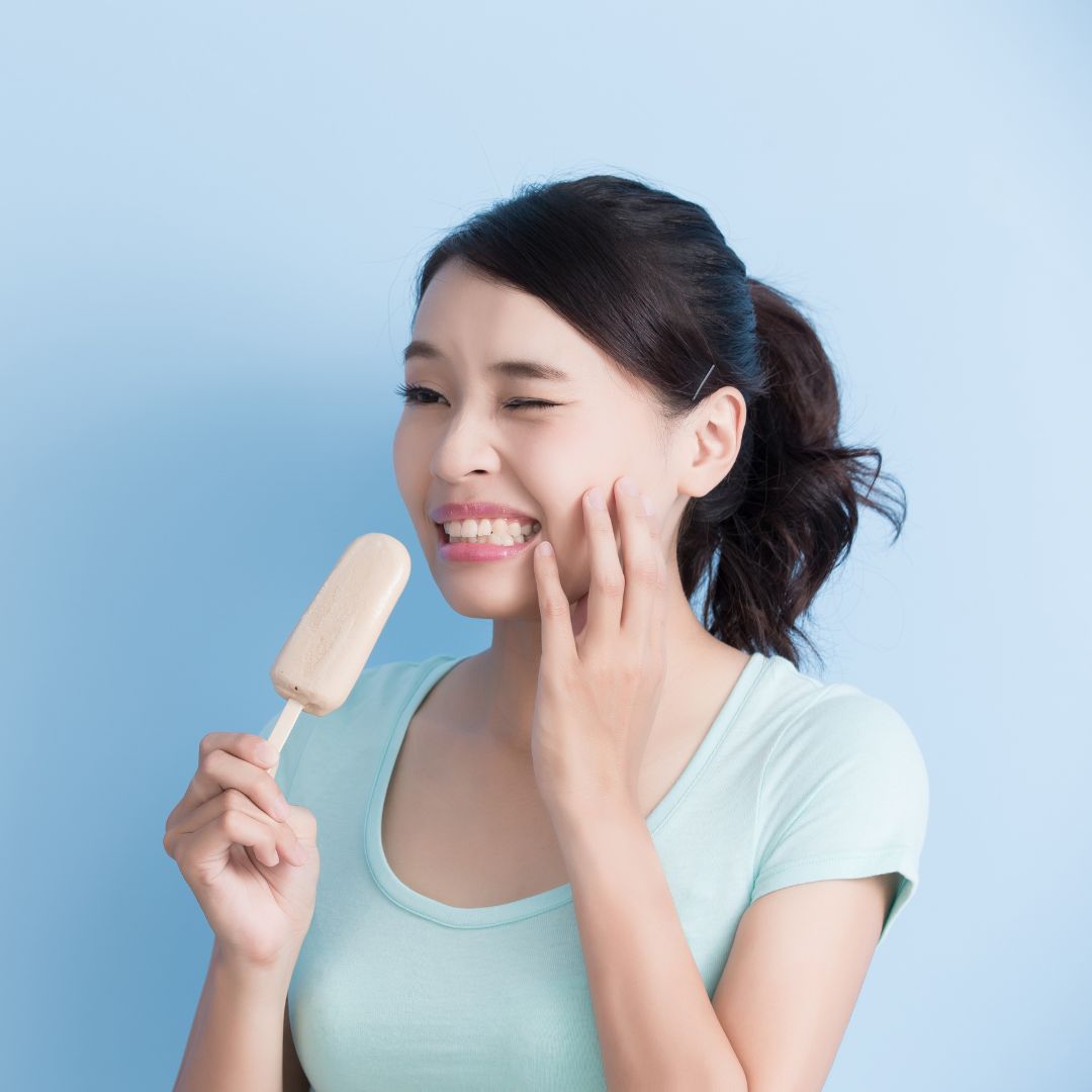 Tooth pain from cold food.
